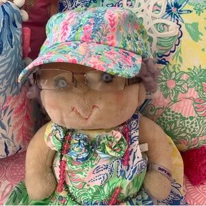 Lilly Pulitzer run around hat in Catch The Wave